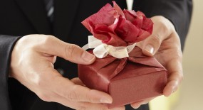 How to Get Corporate Gifting Right
